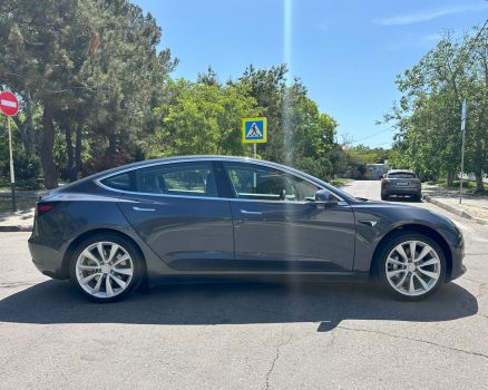 Tesla Model 3 Long Range