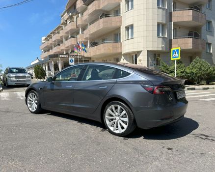 Tesla Model 3 Long Range