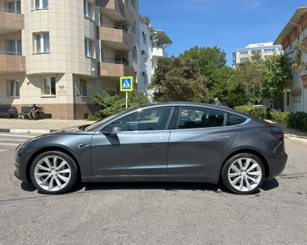 Tesla Model 3 Long Range